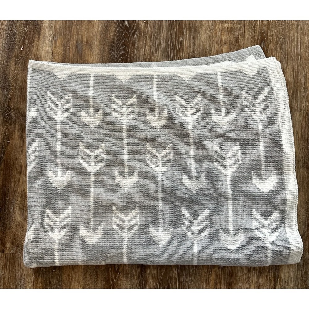 Harper Canyon Baby Blanket Gray Arrows White Knit Chenille Soft Reversible 35x40